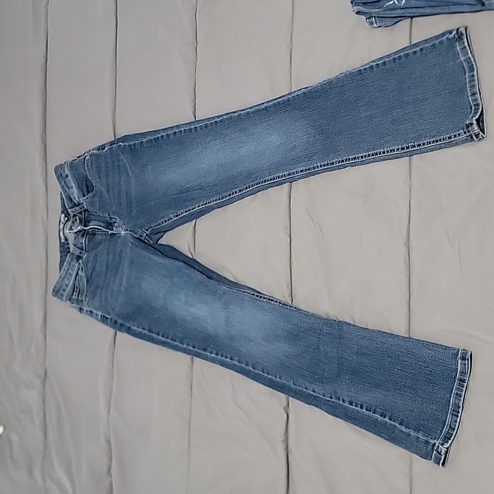 Maurices, high-rise curvy, size 2 regular